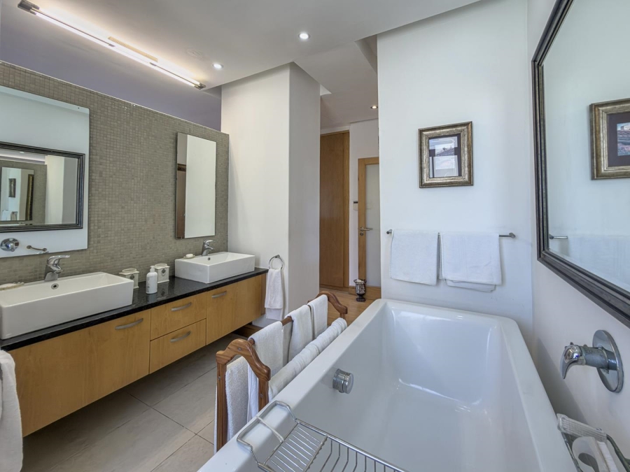 4 Bedroom Property for Sale in Sunset Beach Western Cape